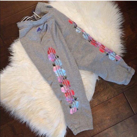 NEW! Adidas adiGirl Floral Fleece Joggers RARE! - Picture 4 of 5